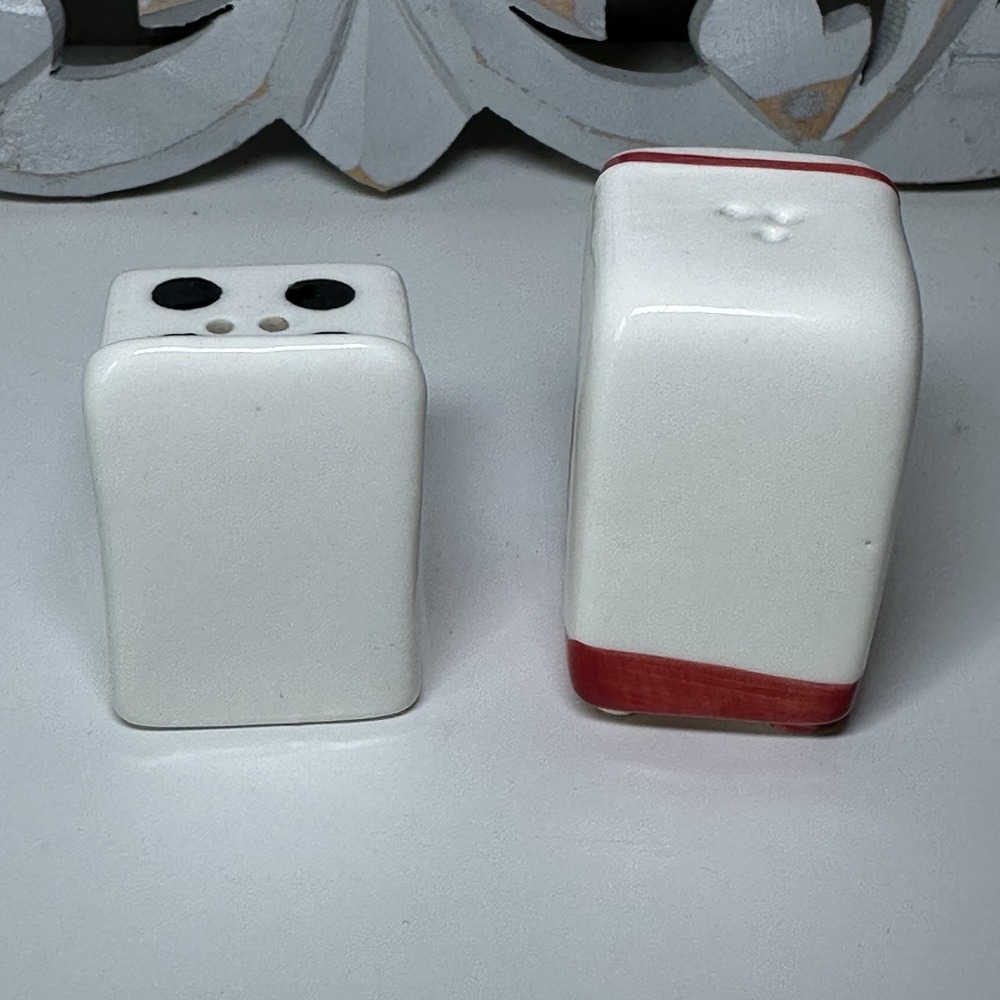 Cracker Barrel Stove & Refrigerator Mini Salt And Pepper Shaker Set - Picture 2 of 8